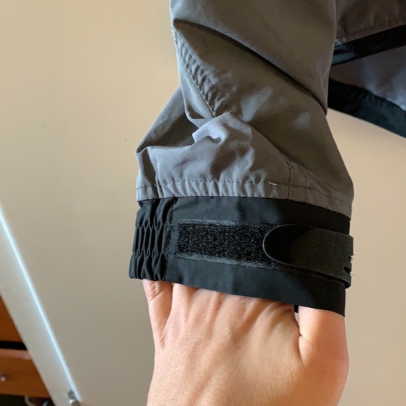 Running jacket, size M - Picture 4 of 12